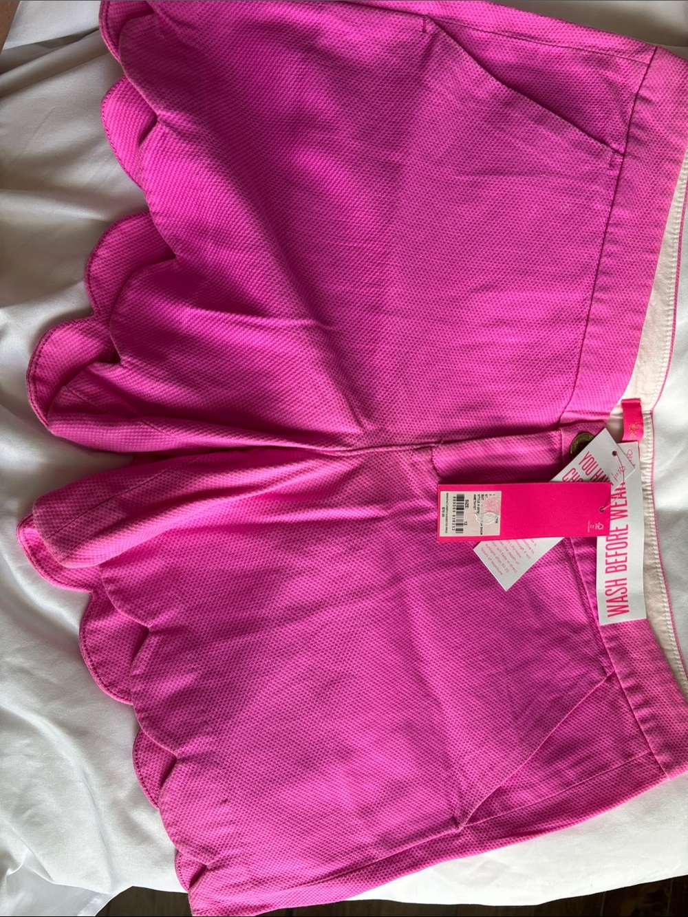 Lilly Pulitzer Buttercup Scalloped Hem Women’s Shorts -NWT